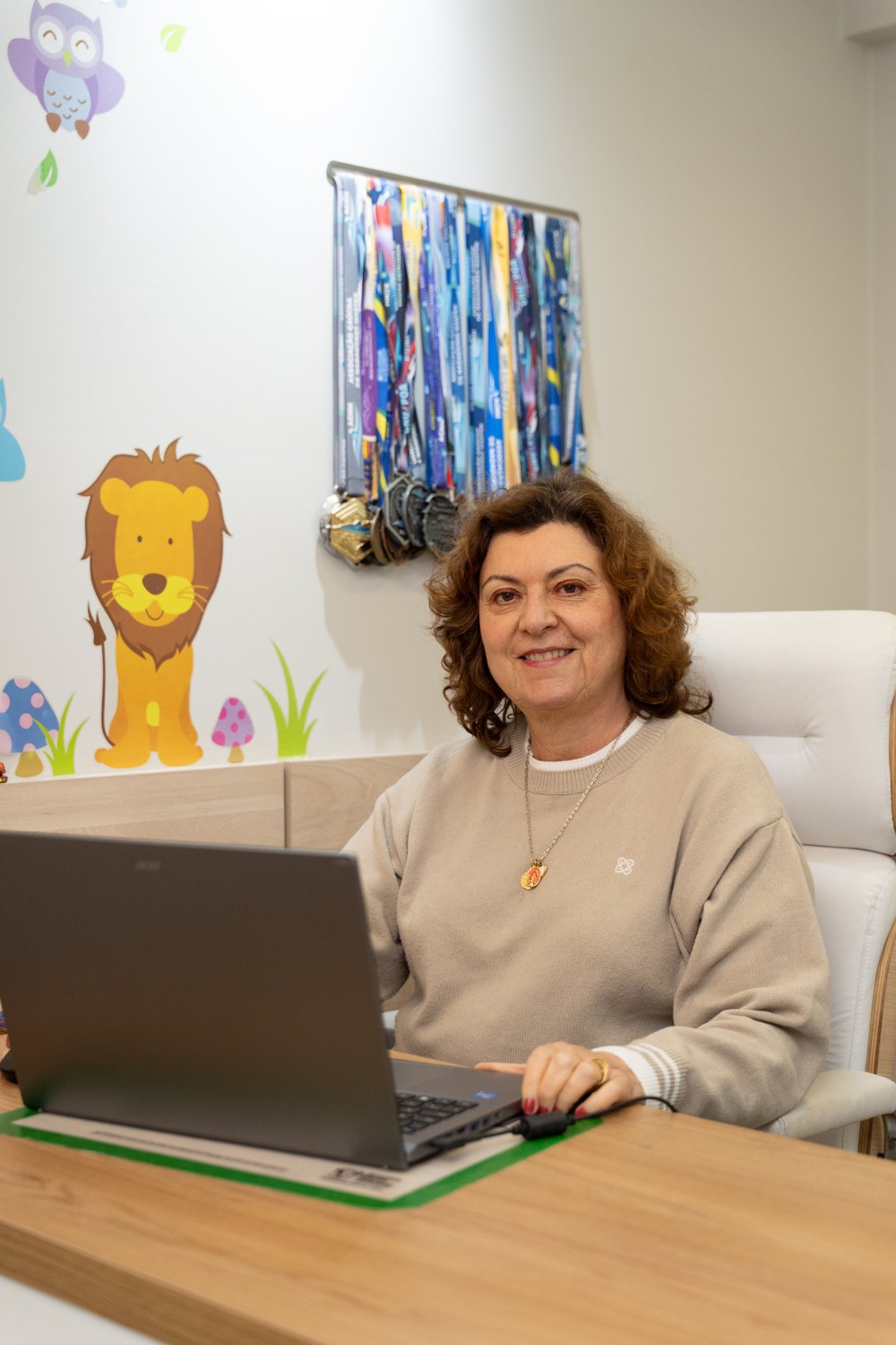 Dra. Lucia Diehl em seu consultório